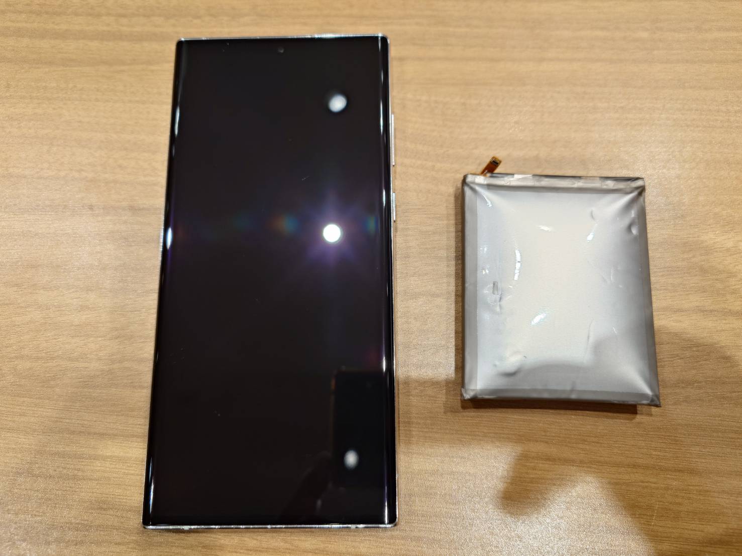 【泉岳寺よりご来店】GalaxyS 22ultraのバッテリー交換修理をご依頼いただきました！